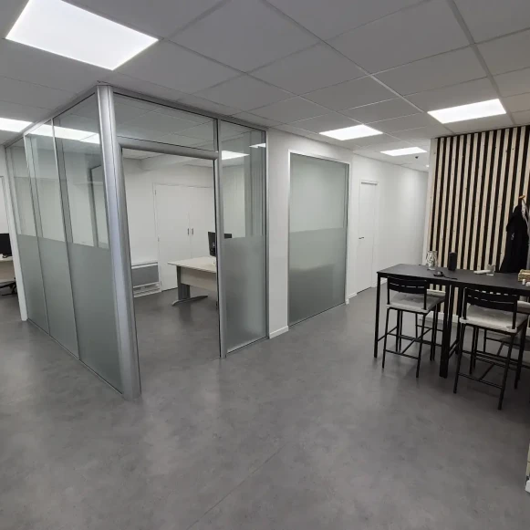Bureau privé 9 m² 1 poste Location bureau Boulevard Carnot Albi 81000 - photo 2