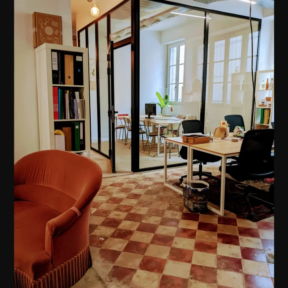 Bureau privé 10 m² 3 postes Location bureau Rue Mandron Bordeaux 33000 - photo 4