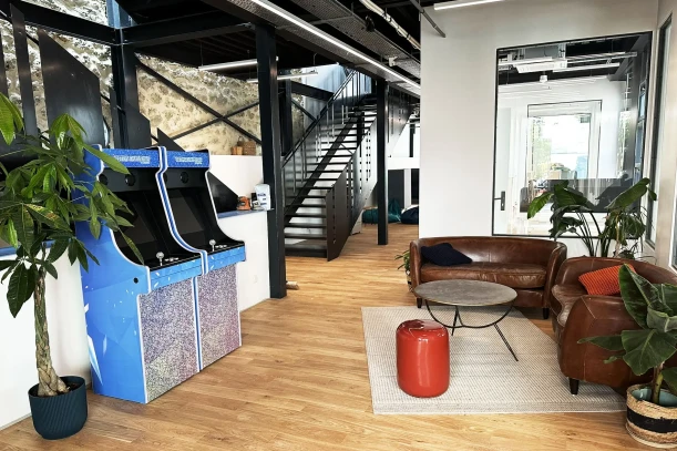 Open Space - 75019 - 20 postes - 460€