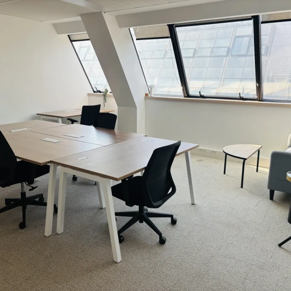 Bureau privé 25 m² 6 postes Location bureau Rue Victor Hugo Levallois-Perret 92300 - photo 1