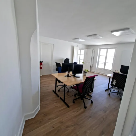 Bureau privé 65 m² 6 postes Location bureau Rue Saint Denis Paris 75002 - photo 3
