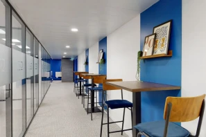 Open Space - 92210 - 8 postes - 369€