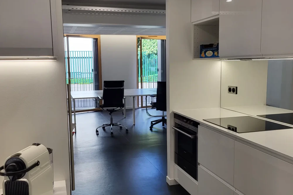 Open Space - 75013 - 5 postes - 450€