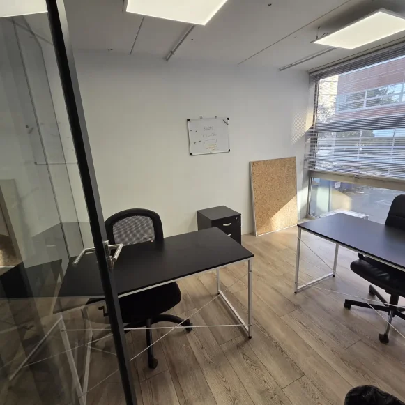 Bureau privé 80 m² 9 postes Coworking Rue d'Aubervilliers Paris 75019 - photo 2