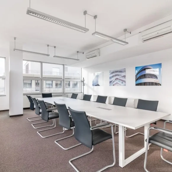 Bureau privé 12 m² 7 postes Coworking Rue Blanche Paris 75009 - photo 9