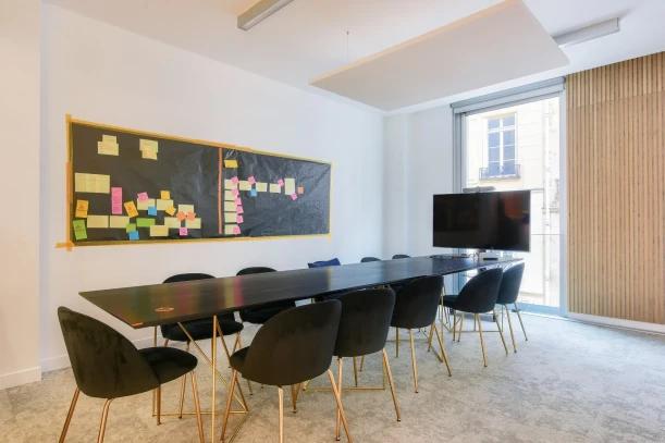 Espace indépendant - 75002 - 45 postes - 30300€