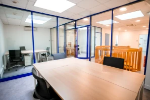Bureau privé - 85000 - 4 postes - 230€