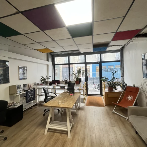 Open Space  10 postes Coworking Rue Keller Paris 75011 - photo 1