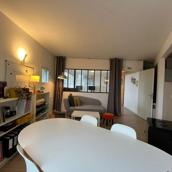 Bureau privé 57 m² 12 postes Location bureau Rue Piat Paris 75020 - photo 6