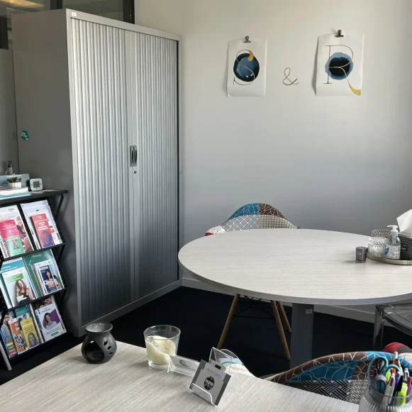 Bureau privé 9 m² 2 postes Coworking Rue André Bollier Lyon 69007 - photo 2