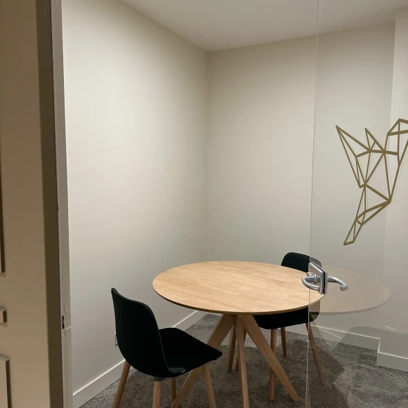 Bureau privé 14 m² 3 postes Location bureau Rue Duquesne Lyon 69006 - photo 9
