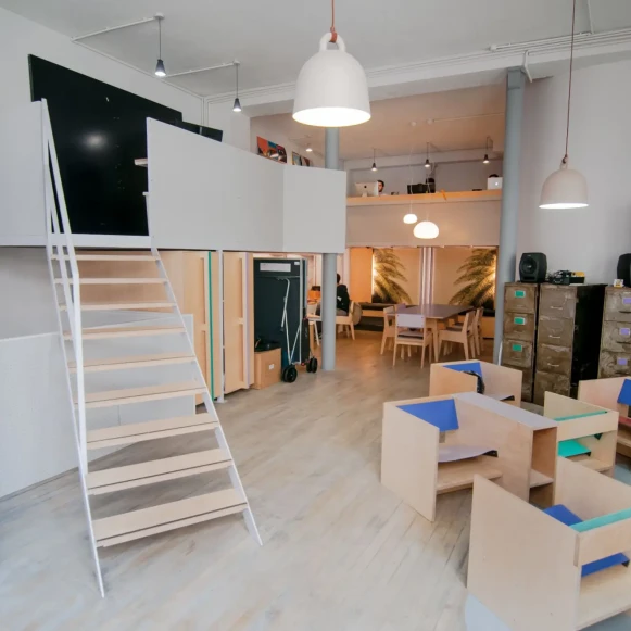 Open Space  3 postes Coworking Rue du Faubourg Saint-Denis Paris 75010 - photo 2