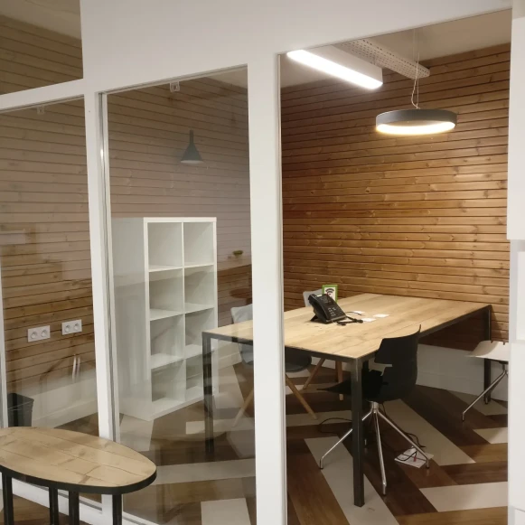 Bureau privé 9 m² 4 postes Coworking Rue Greneta Paris 75002 - photo 5