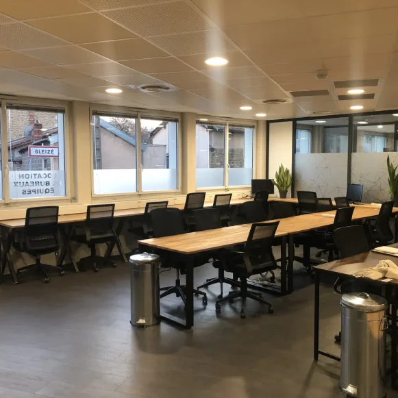 Open Space  30 postes Location bureau Rue Philippe Héron Villefranche-sur-Saône 69400 - photo 2