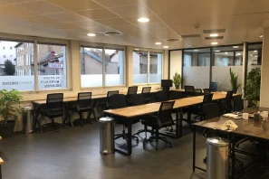Open Space - 69400 - 30 postes - 220€