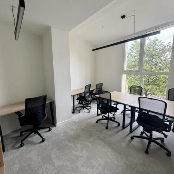 Bureau privé 24 m² 7 postes Coworking Rue Turenne Bordeaux 33000 - photo 1