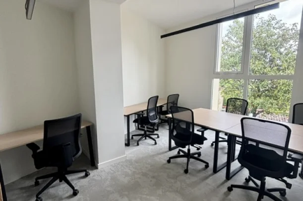 Bureau privé - 33000 - 7 postes - 2449€