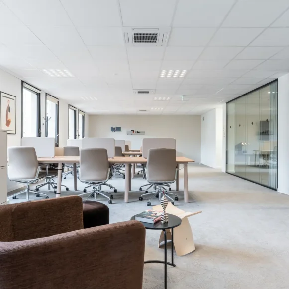 Espace indépendant 480 m² 72 postes Location bureau Rue de Monceau Paris 75008 - photo 5