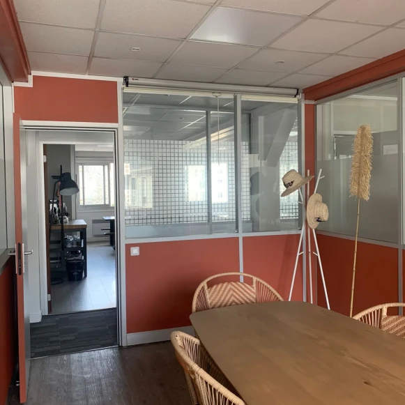 Bureau privé 35 m² 8 postes Location bureau Rue Chanzy Paris 75011 - photo 4