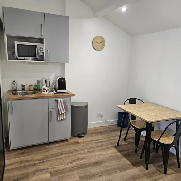 Bureau privé 15 m² 2 postes Location bureau Rue Cuvier Lyon 69006 - photo 2