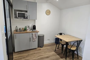 Bureau privé - 69006 - 2 postes - 460€