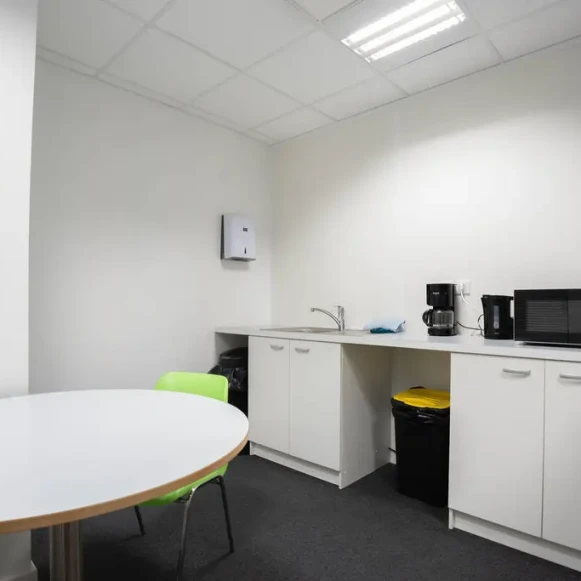 Bureau privé 42 m² 7 postes Location bureau Rue du Lac Saint-André Le Bourget-du-Lac 73370 - photo 4