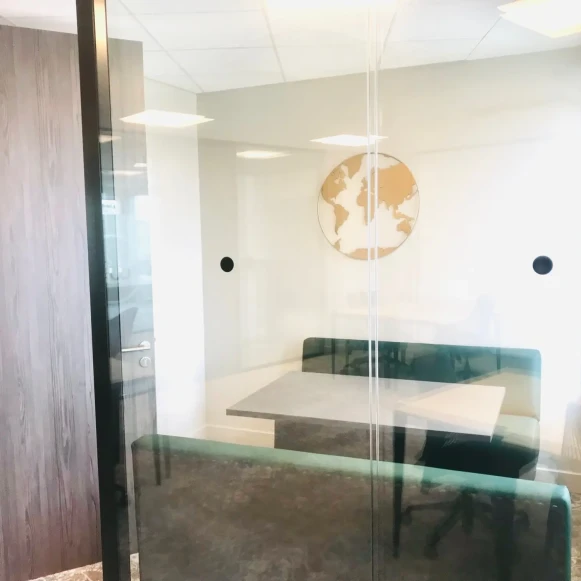 Bureau privé 40 m² 12 postes Location bureau Avenue de la Grande Armée Paris 75017 - photo 4