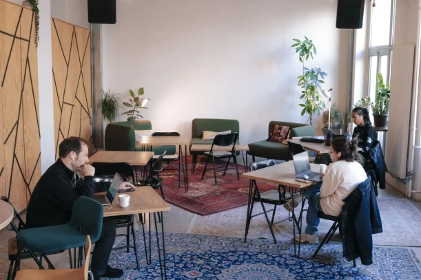 Open Space - 75018 - 15 postes - 159€