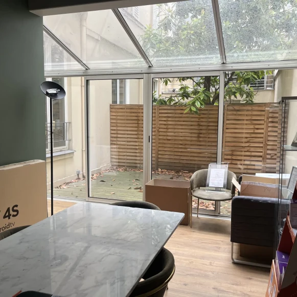 Espace indépendant 91 m² 12 postes Location bureau Rue de Ponthieu Paris 75008 - photo 4