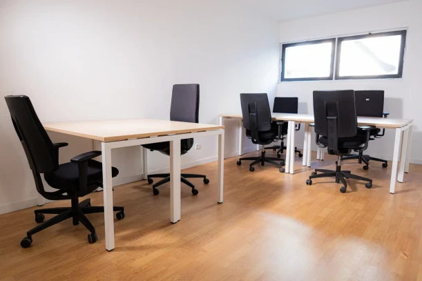 Bureau privé - 75012 - 6 postes - 1400€