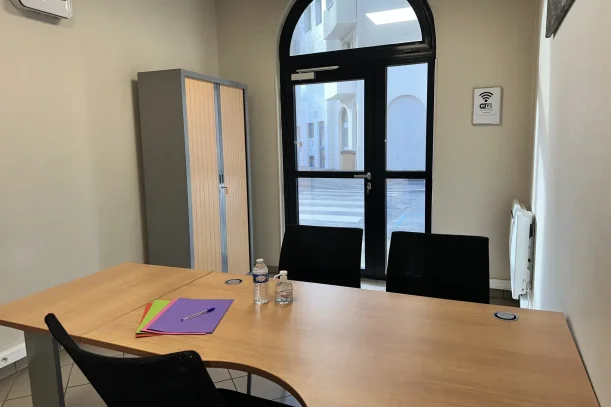 Bureau privé - 93000 - 1 poste - 600€