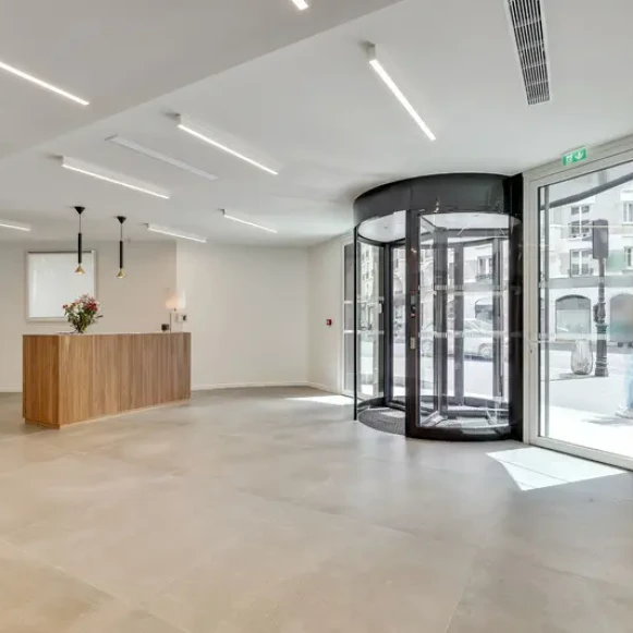 Espace indépendant 520 m² 64 postes Location bureau Rue Championnet Paris 75018 - photo 2