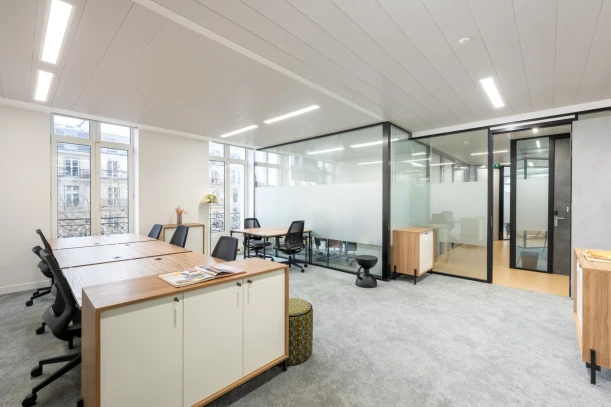 Bureau privé - 75008 - 12 postes - 10200€