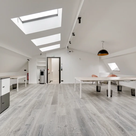 Espace indépendant 360 m² 50 postes Location bureau Rue Fortuny Paris 75017 - photo 1