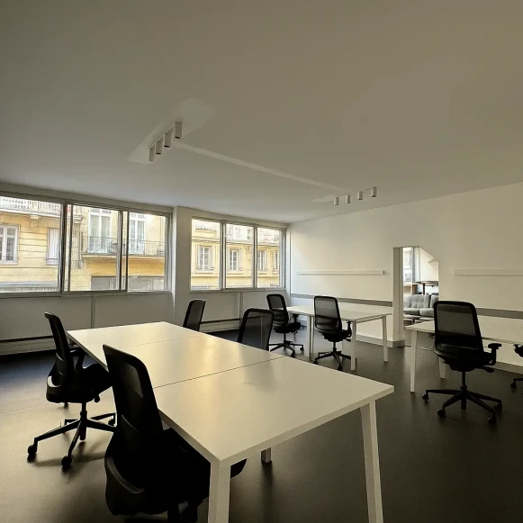 Bureau privé 35 m² 10 postes Location bureau Cours d'Alsace-et-Lorraine Bordeaux 33000 - photo 3