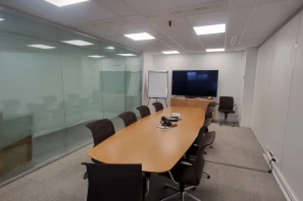 Bureau privé - 92800 - 2 postes - 980€