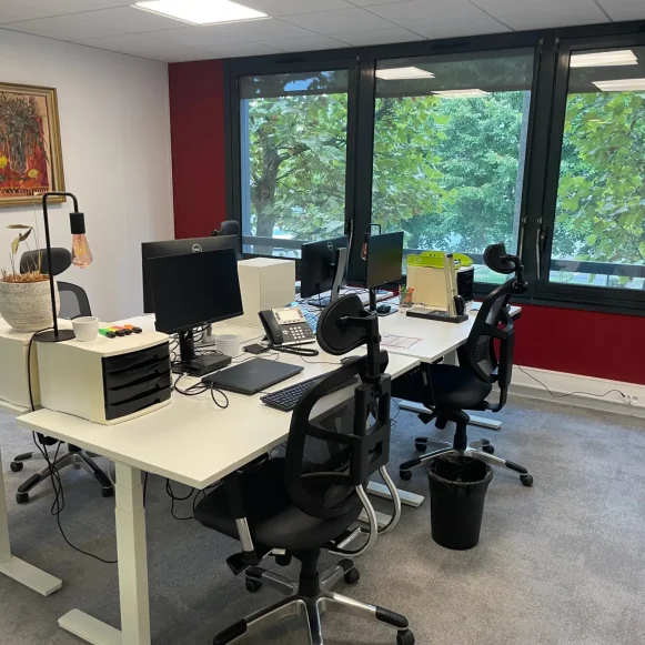 Open Space  6 postes Location bureau Rue James Joule Guyancourt 78280 - photo 4