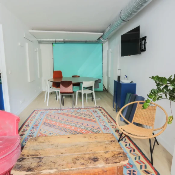 Bureau privé 15 m² 4 postes Coworking Rue Henri Martin Le Pré-Saint-Gervais 93310 - photo 6