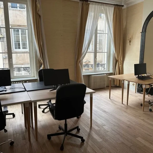 Bureau privé 35 m² 7 postes Location bureau Rue de la Monnaie Nancy 54000 - photo 1
