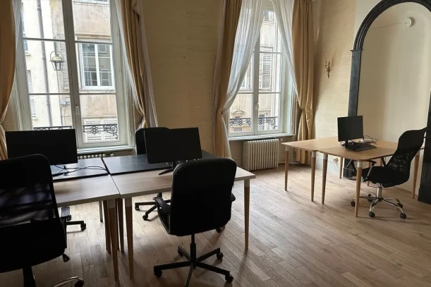 Bureau privé - 54000 - 7 postes - 980€