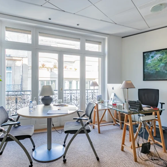 Bureau privé 20 m² 5 postes Coworking Avenue Franklin Delano Roosevelt Paris 75008 - photo 4