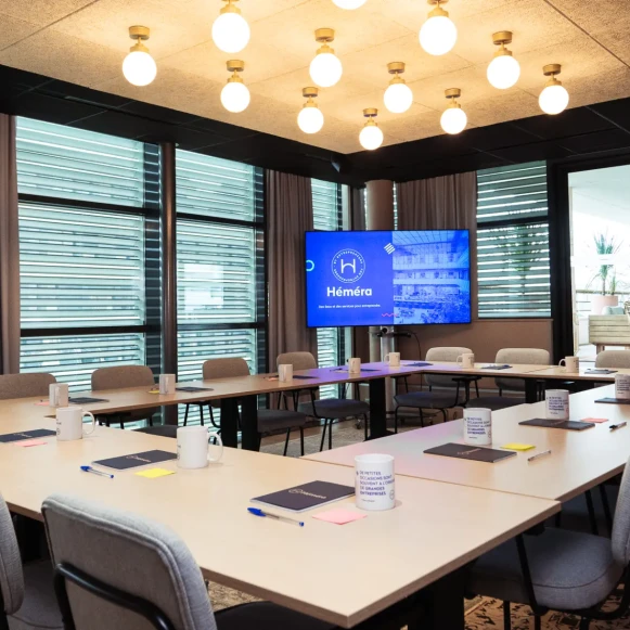 Bureau privé 28 m² 8 postes Location bureau Avenue Emile Counord Bordeaux 33300 - photo 1