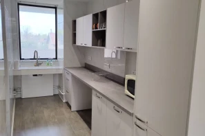 Open Space - 92240 - 8 postes - 165€