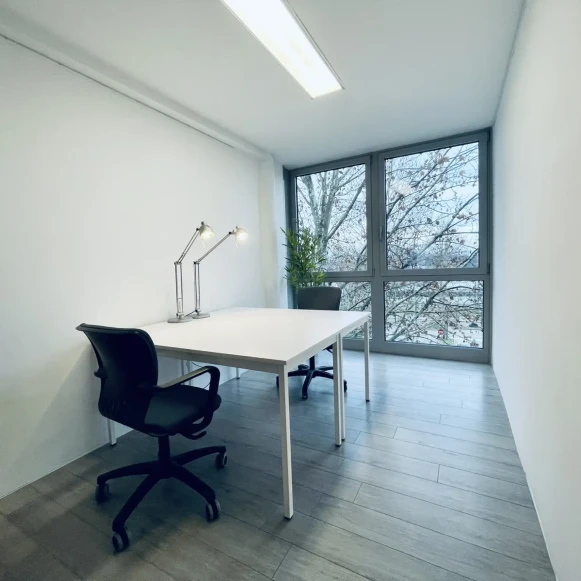 Bureau privé 12 m² 2 postes Coworking Avenue du Neuhof Strasbourg 67100 - photo 2
