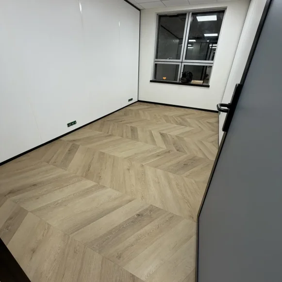 Bureau privé 13 m² 2 postes Coworking Rue de Paris Montreuil 93100 - photo 5