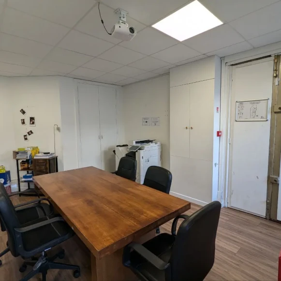 Bureau privé 39 m² 4 postes Location bureau Rue de Rivoli Paris 75001 - photo 7