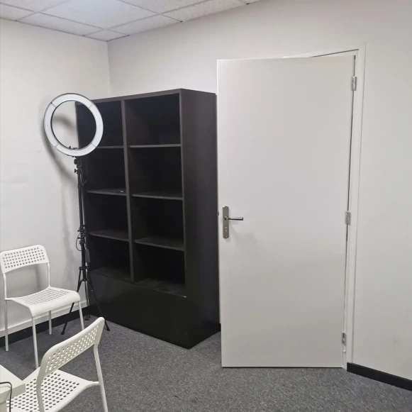 Bureau privé 10 m² 2 postes Location bureau Avenue Michelet Saint-Ouen-sur-Seine 93400 - photo 4