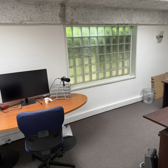 Bureau privé 239 m² 20 postes Location bureau Rue Guy Môquet Malakoff 92240 - photo 2