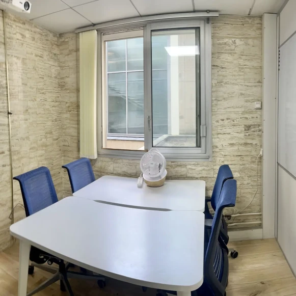 Bureau privé 14 m² 4 postes Coworking Boulevard Pasteur Paris 75015 - photo 1