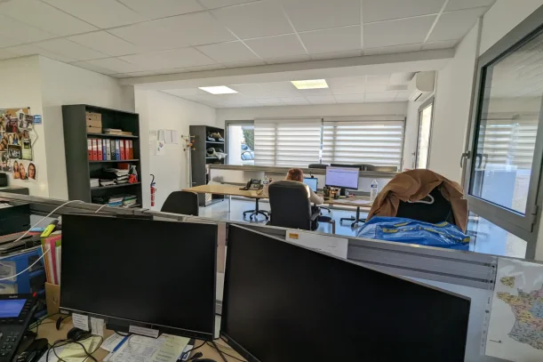 Bureau privé - 13510 - 8 postes - 1240€
